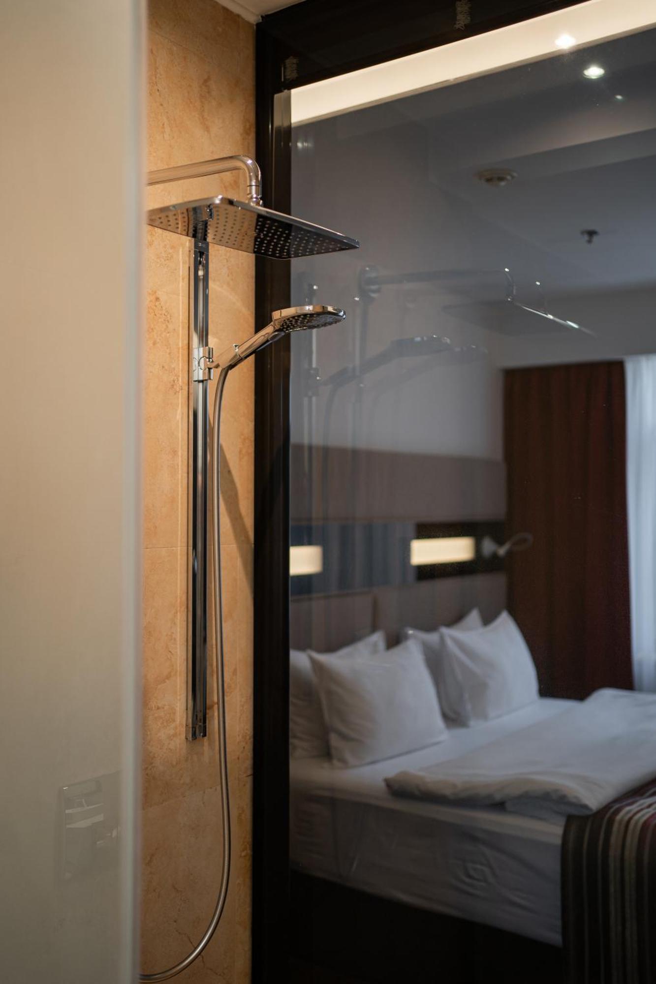 11 Mirrors Design Hotel Kiev Eksteriør bilde
